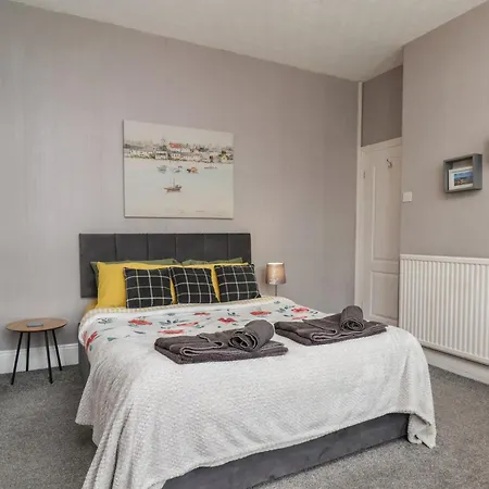 35 Moorland Road * Scarborough